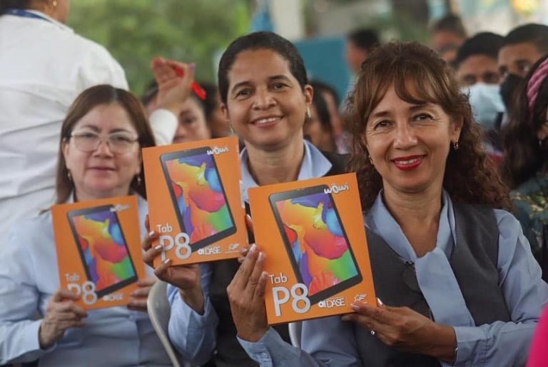 PROGRAMA – Entrega de tablets por el Día Mundial del Docente