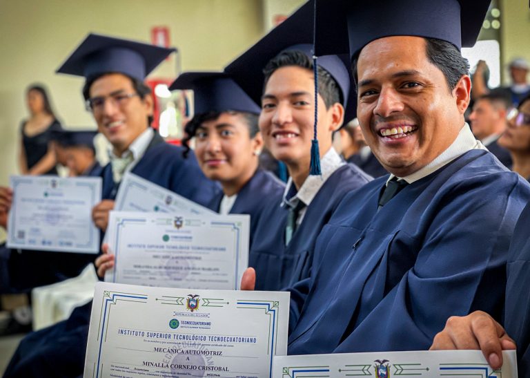 150 personas culminaron el Curso de Mecánica Automotriz con registro de SENESCYT