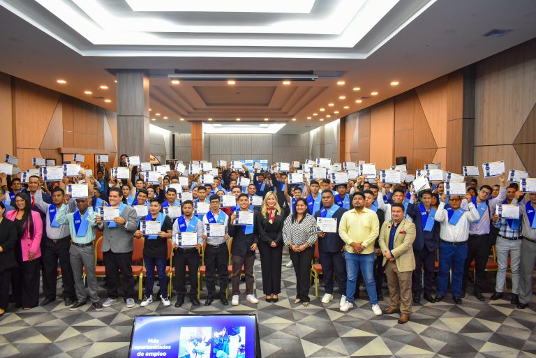 Beneficiarios de la Capacitación de Soldadura se certificaron y recibieron kit de herramientas