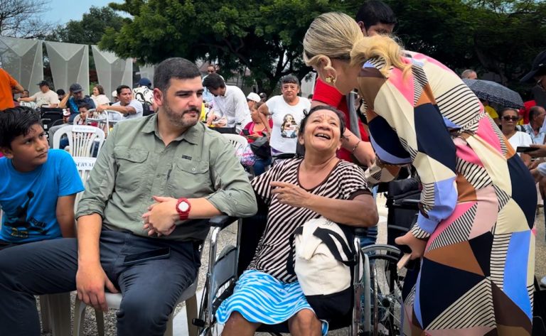 EP DASE entregó 200 implementos de movilidad en Plaza Guayarte