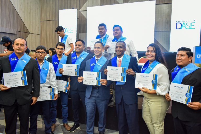 Beneficiarios del Curso de Refrigeración se certificaron y recibieron kit de herramientas