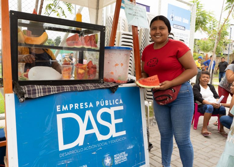 Servicios Municipales al alcance de los habitantes de Sergio Toral en la Feria de Servicios “Compartir Ciudadano” #15