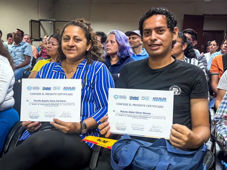 Guayaquil construye oportunidades: EP DASE certifica y equipa a nuevos ebanistas