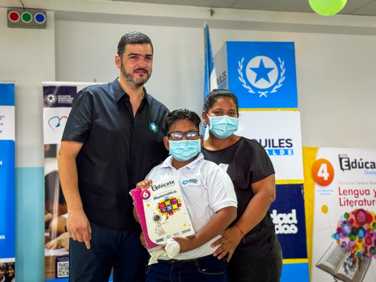 Alcalde de Guayaquil eligió la escuela de «Audición y Lenguaje» para inicio de periodo lectivo