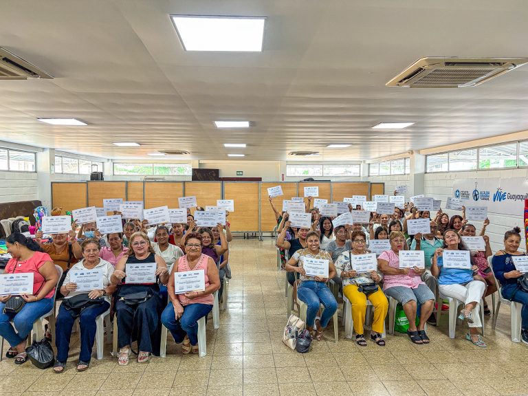 Más de 3 mil ciudadanos se capacitan en habilidades productivas en los Centros de Atención Municipal Integral