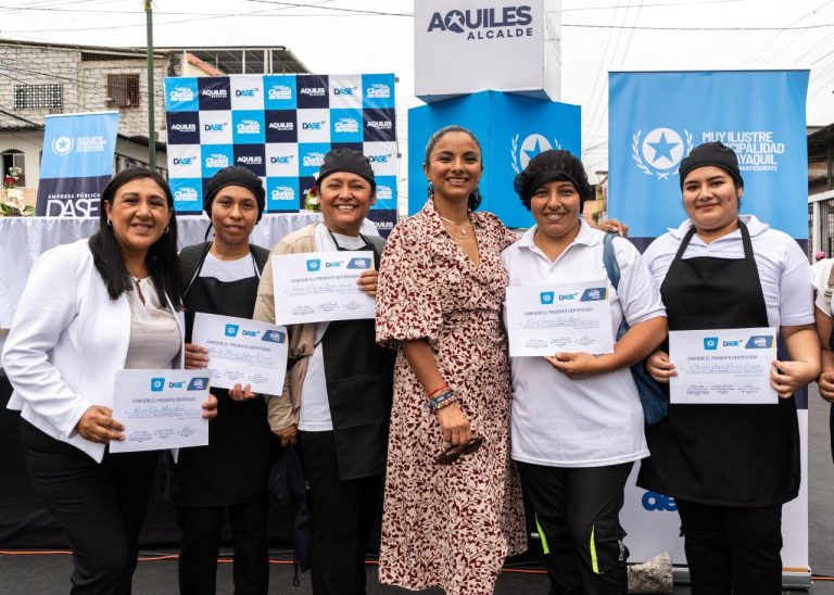 644 ciudadanos reciben su certificación en gastronomía y se abren nuevas oportunidades
