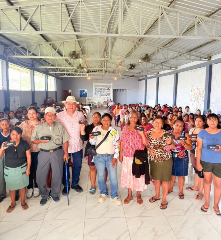 Programa Guayaquil Vuelve a Ver llegó a Puná y Posorja con entrega de lentes gratuitos