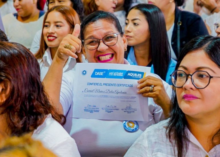 563 emprendedores se certifican en talleres  gastronómicos del Centro Amazonas