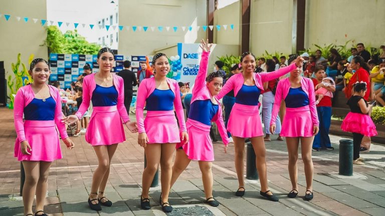 Cultura en Movimiento convirtió la Plaza de los Teatros en un escenario para el talento nacional