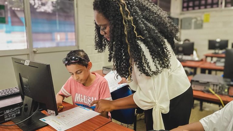 DASE EP abre inscripciones para centros gratuitos que refuerzan el aprendizaje de niños en Guayaquil