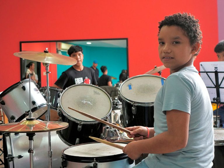 Entre la música, el teatro y el emprendimiento, una familia encontró un nuevo camino en ZUMAR