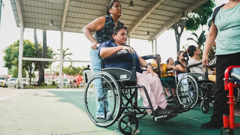 Esperanza Ciudadana entrega 100 nuevos implementos de movilidad y supera los 7.300 beneficiarios