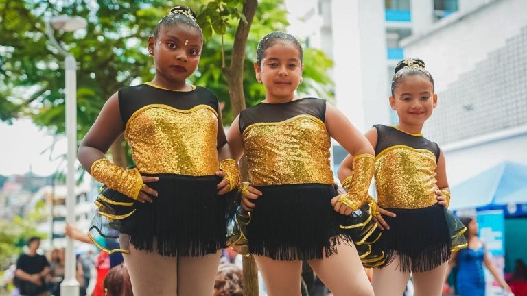 Talento infantil de centros municipales llenó de ritmo y danza la Ruta Centro